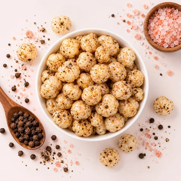 Top-down bowl of Himalayan Odyssey himalayan pink salt & pepper makhana